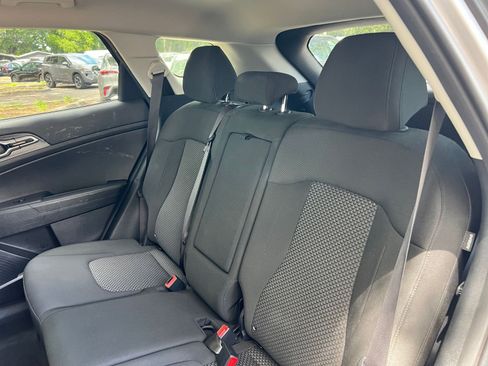 Used 2025 Kia Sportage LX FWD image 35