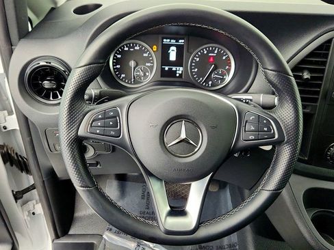 Used 2023 Mercedes-Benz Metris image 12