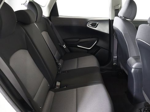 Certified 2025 Kia Soul LX w/ LX Technology Package image 32