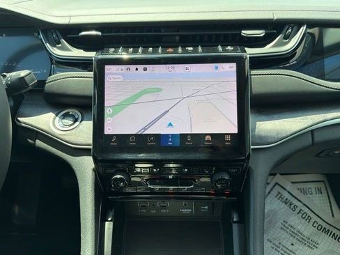 Used 2023 Jeep Grand Cherokee Limited w/ Luxury Tech Group II AWD/4WD image 23