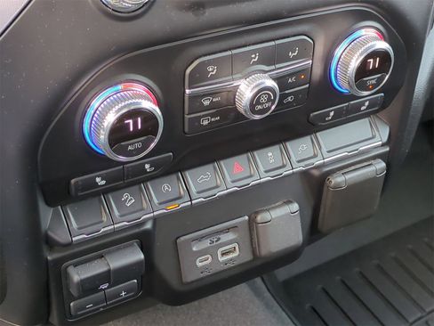 Certified 2021 GMC Sierra 1500 SLT w/ X31 Off-Road Package image 18