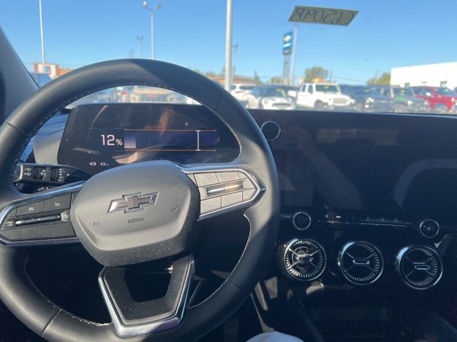 Used 2025 Chevrolet Blazer EV LT FWD image 14