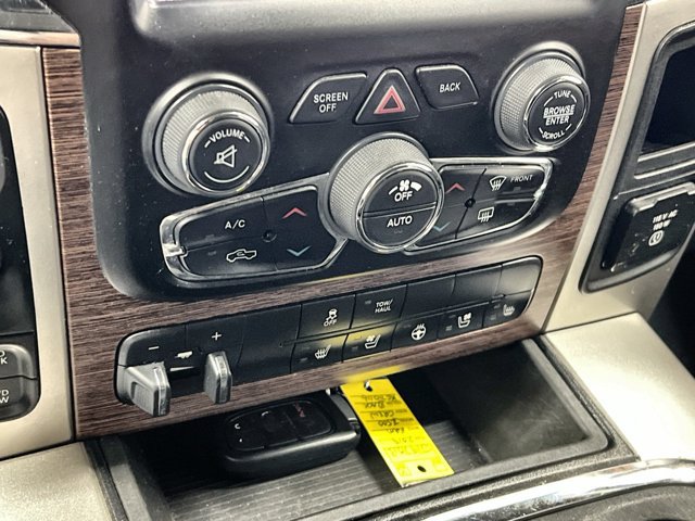 Used 2019 RAM 1500 Laramie w/ Convenience Group AWD/4WD image 19