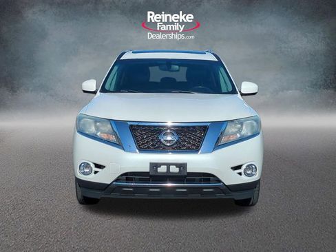 Used 2016 Nissan Pathfinder Platinum image 2