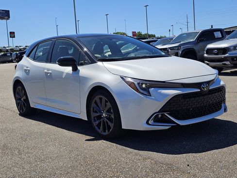 Used 2023 Toyota Corolla XSE image 5