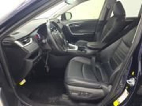 Used 2021 Toyota RAV4 XLE Premium FWD image 7