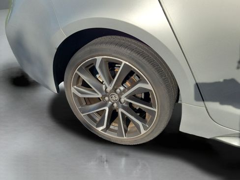 Used 2020 Toyota Corolla XSE FWD image 19
