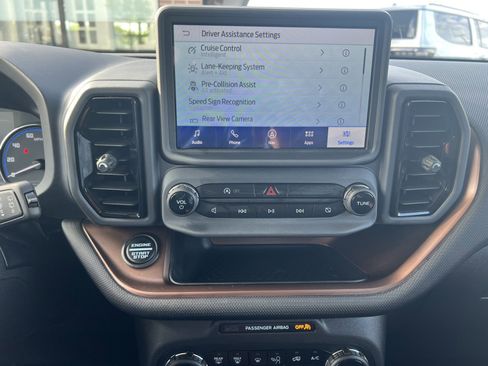 Used 2024 Ford Bronco Sport Outer Banks w/ Tech Package AWD/4WD image 19