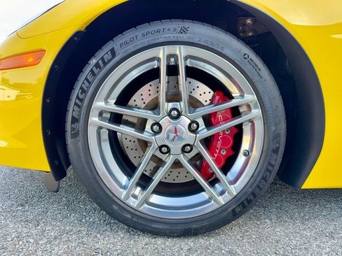 Used 2006 Chevrolet Corvette Z06 w/ Preferred Equipment Group RWD image 21