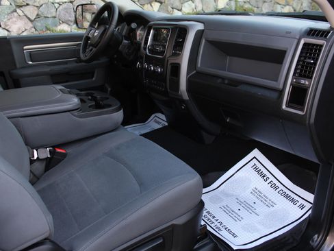 Used 2017 RAM 3500 Tradesman w/ Chrome Appearance Group image 13