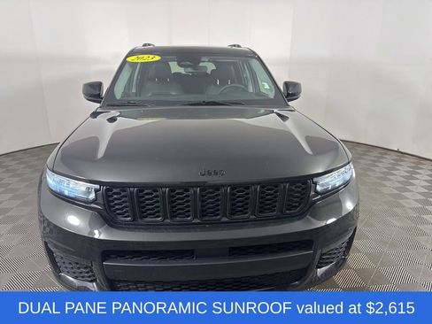 Used 2023 Jeep Grand Cherokee L Limited w/ Black Appearance Package AWD/4WD image 3