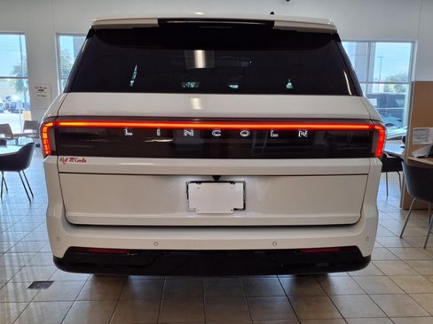 Used 2025 Lincoln Navigator Reserve w/ Jet Appearance Package AWD/4WD image 6