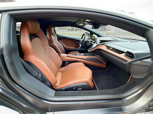 Used 2024 Lamborghini Revuelto image 24