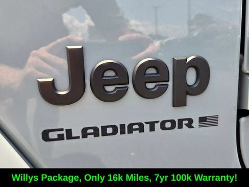 Used 2023 Jeep Gladiator Sport AWD/4WD image 12
