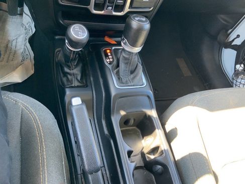 Used 2024 Jeep Wrangler Unlimited Sport AWD/4WD image 16