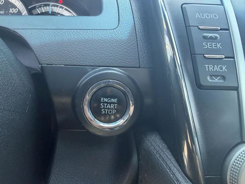 Used 2012 Toyota Camry SE w/ Convenience Pkg image 24