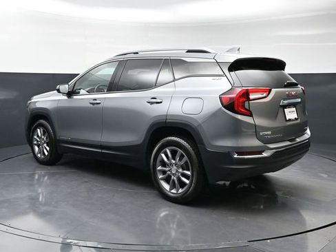Used 2024 GMC Terrain SLT image 7