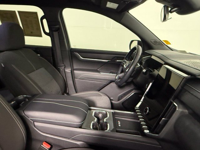 Used 2025 GMC Acadia Elevation FWD image 59