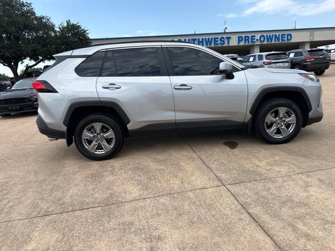 Used 2024 Toyota RAV4 XLE w/ Convenience Package FWD image 8