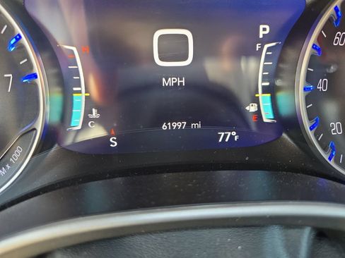 Used 2024 Chrysler Pacifica Touring-L FWD image 31