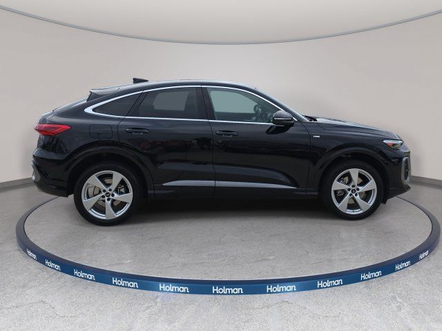 Used 2025 Audi Q5 Premium Plus w/ Premium Plus AWD/4WD image 5