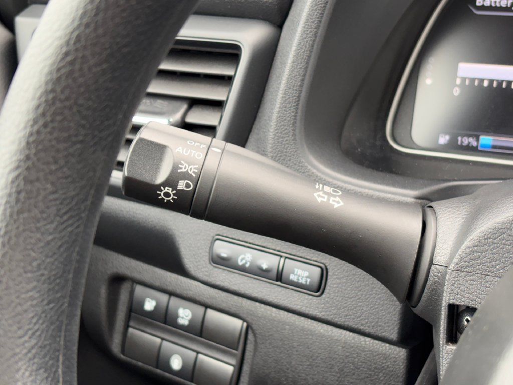 Used 2025 Nissan Leaf S FWD image 15