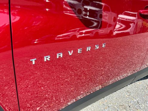 Certified 2023 Chevrolet Traverse LT w/ LT Premium Package AWD/4WD image 8