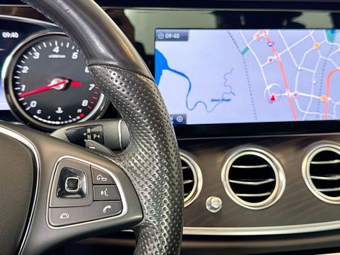 Certified 2017 Mercedes-Benz E 300 E 300 Luxury RWD Sedan image 16