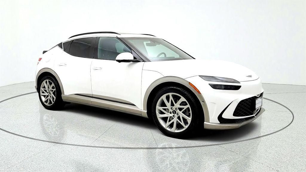 Used 2023 Genesis GV60 Advanced AWD/4WD image 3