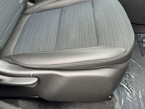 Used 2024 Buick Envista Preferred w/ Convenience I Package FWD image 23