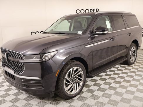 New 2026 Lincoln Navigator Premiere AWD/4WD image 10