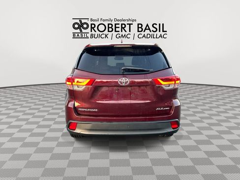 Used 2019 Toyota Highlander XLE AWD/4WD image 7