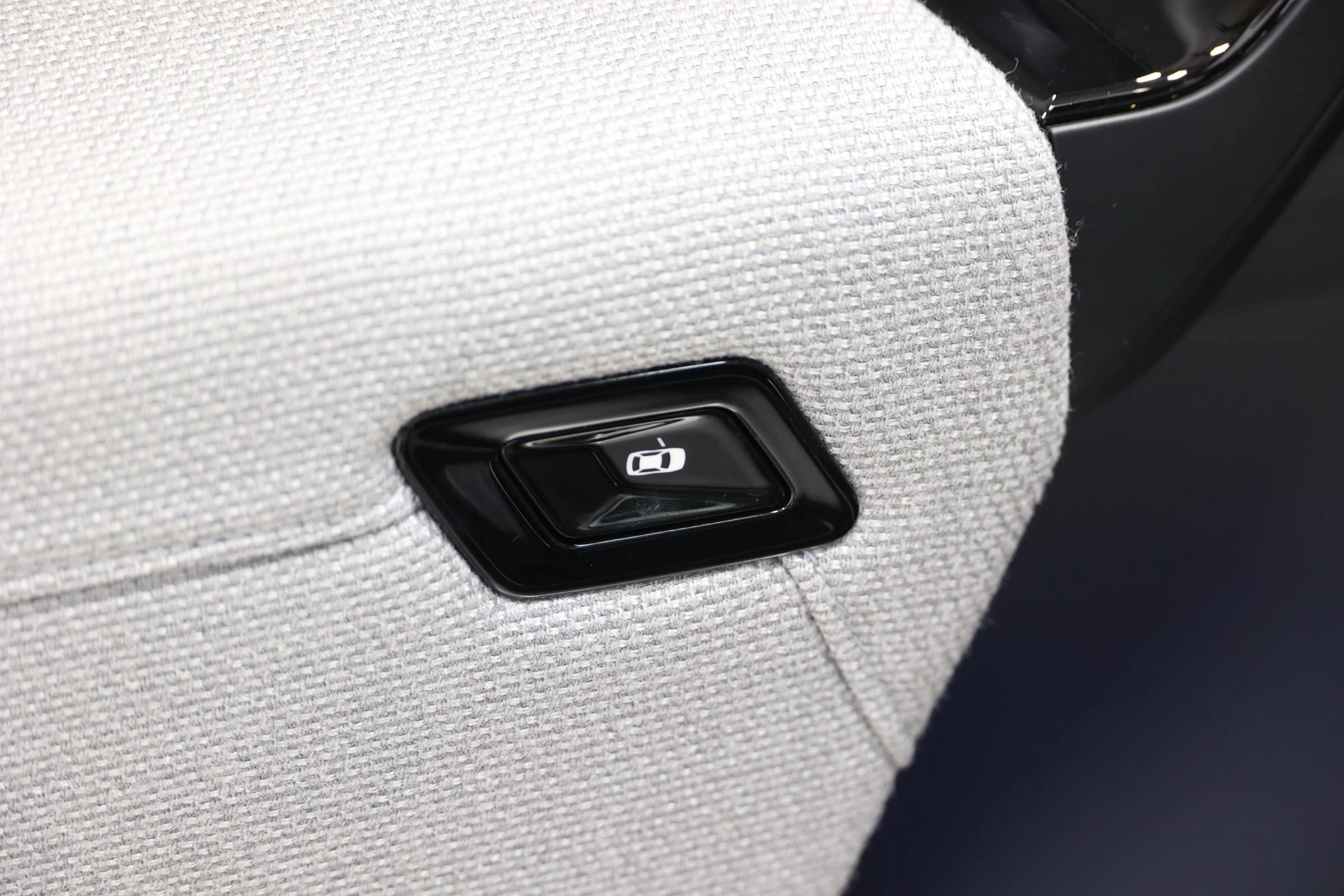 Used 2023 BMW i7 xDrive60 AWD/4WD image 49
