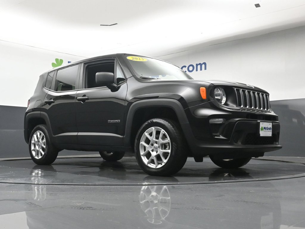 Used 2023 Jeep Renegade Latitude AWD/4WD image 26