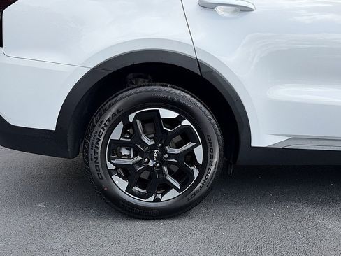 Used 2025 Kia Sorento S w/ Panoramic Sunroof Package FWD image 8