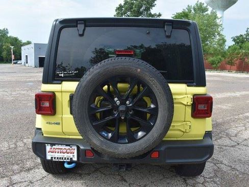 Used 2022 Jeep Wrangler Unlimited Sahara w/ Cold Weather Group AWD/4WD image 7