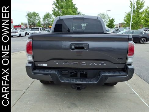 Used 2022 Toyota Tacoma TRD Sport w/ Technology Package AWD/4WD image 9