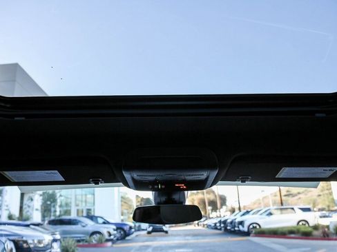 Used 2023 Cadillac XT6 Premium Luxury image 12