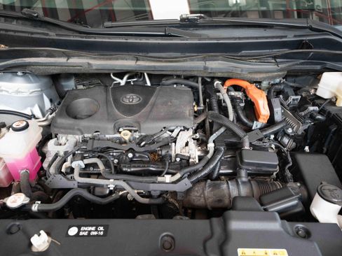 Used 2021 Toyota Sienna XLE AWD/4WD image 32