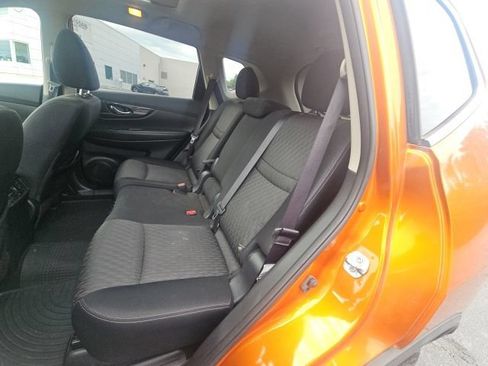 Used 2017 Nissan Rogue SV AWD/4WD image 15