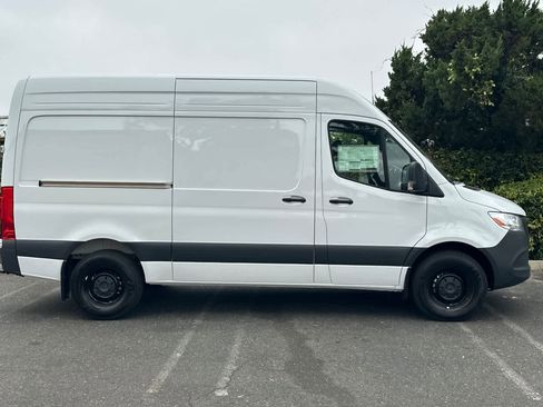 New 2026 Mercedes-Benz Sprinter 2500 image 2