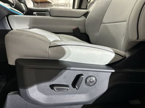 New 2026 Ford Expedition Platinum w/ Platinum Ultimate Package image 16