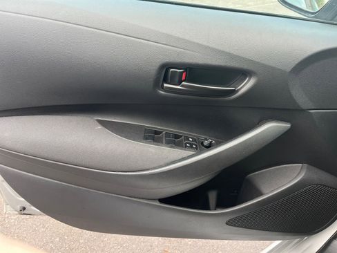 Used 2025 Toyota Corolla LE image 18