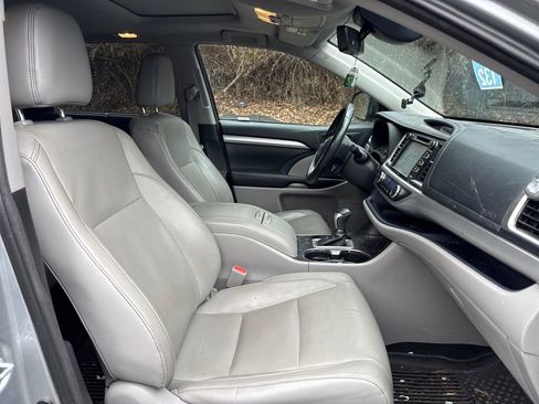Used 2017 Toyota Highlander XLE image 9