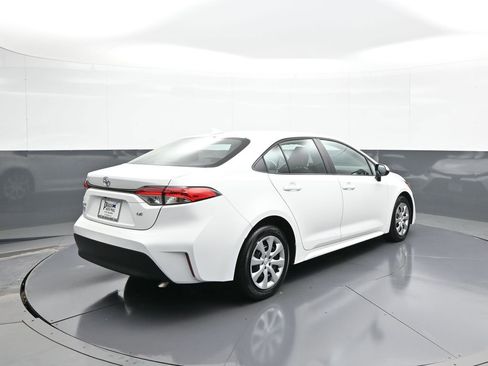 Certified 2025 Toyota Corolla LE image 6