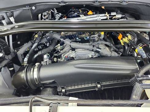 Used 2025 Ford Explorer ST-Line RWD image 38