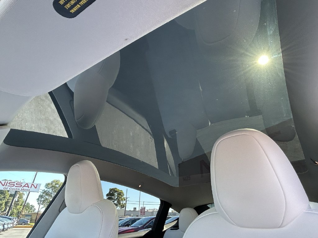Used 2023 Tesla Model Y AWD image 31