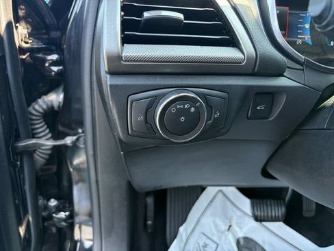 Used 2020 Ford Fusion SE FWD image 19