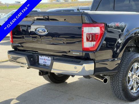 Used 2023 Ford F150 Lariat w/ Trailer Tow Package image 9