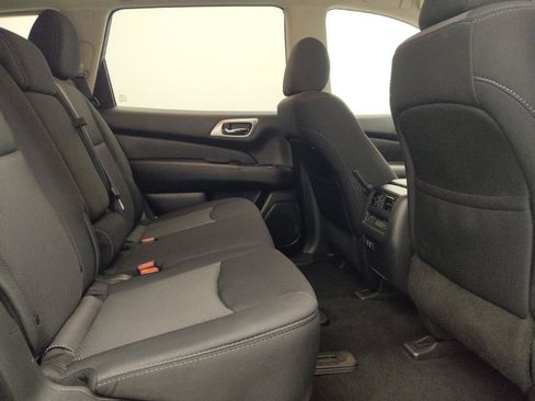Used 2019 Nissan Pathfinder SV AWD/4WD image 19